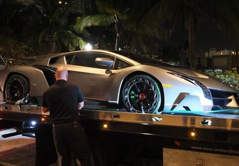 Antrasis „Lamborghini Veneno“