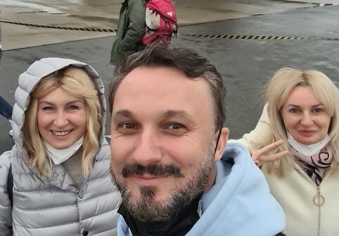 Eimutis Kvo&scaron;čiauskas su seserimis