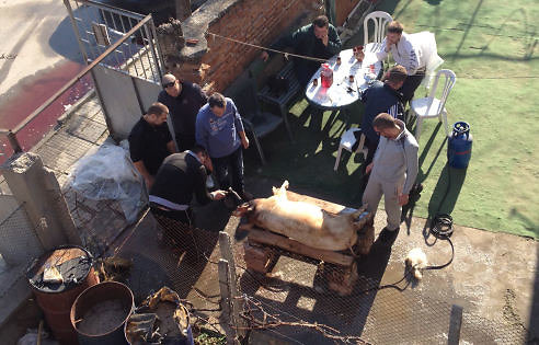 Autorės nuotr./Kartais per Kalėdas bulgarai skerdžia kiaulę ir tą pačią dieną ją iškepa
