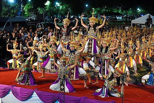 Tailando Kultūros skatinimo departamento (Department of Cultural Promotion) nuotr. / Nora šokio teatras, Pietų Tailandas