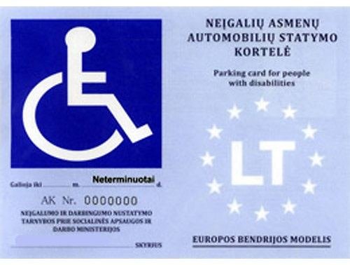NDNT nuotr./Neįgaliųjų automobilių statymo kortelė