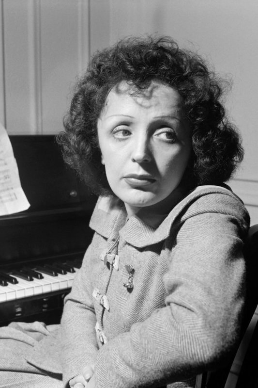  Edith Piaf