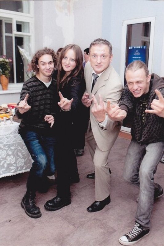 Stanislovas Buškevičius (centre) su dukra Agne