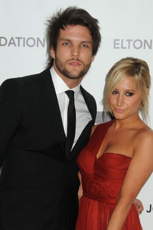 Ashley Tisdale ir Martinas Johnsonas