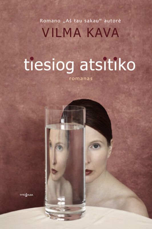 Knygos „Tiesiog atsitiko“ viršelis