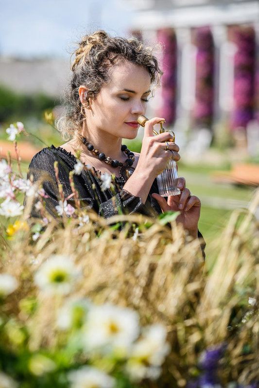 Savaitgalį svečių laukiantis Pakruojo dvaro festivalis žadins svečių uosles: gėlių natas išsaugojo amžiams