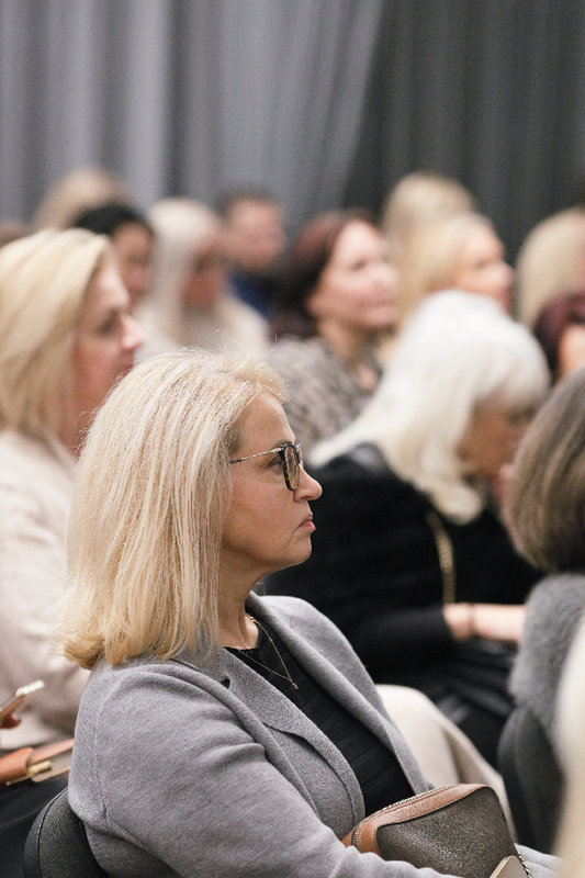 Įvyko pirmoji konferencija Lietuvoje drąsiai kalbanti apie moters amžių: ar amžius iš tiesų nubrėžia ribas?