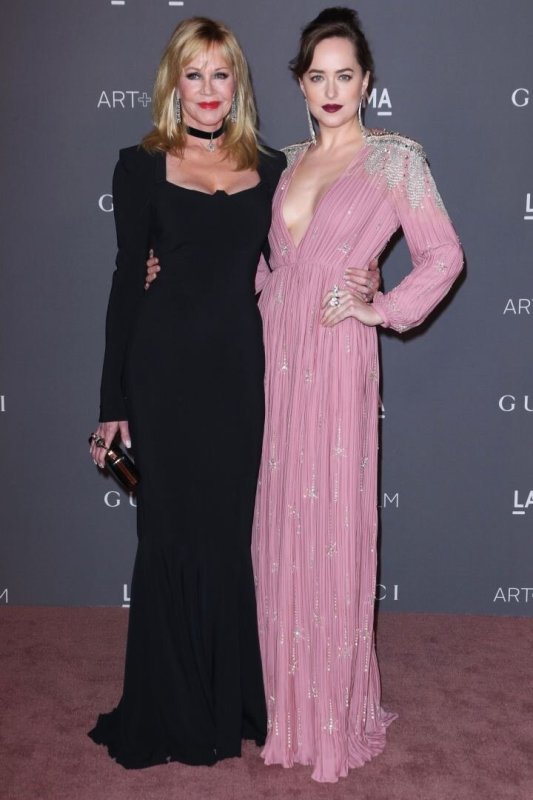 Melanie Griffith ir Dakota Johnson