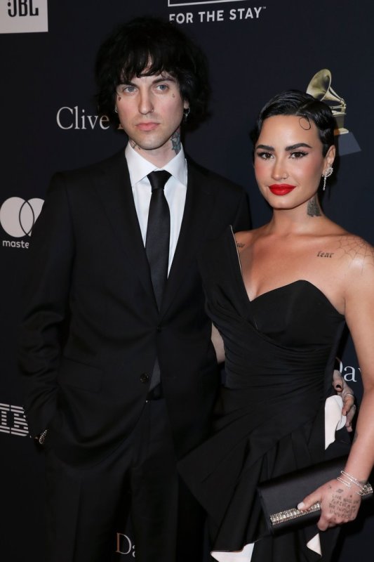 Demi Lovato and Jordanas Lutesas