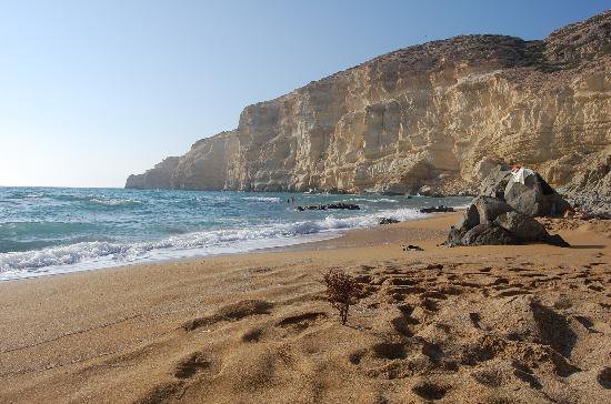 Raudono smėlio paplūdimys Kretoje