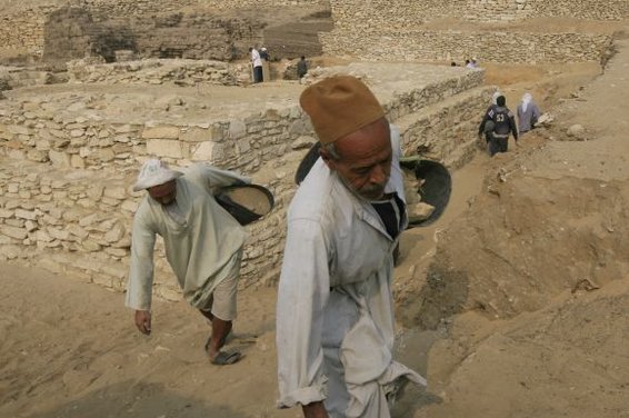 AFP / „Scanpix“ nuotr./Darbas piramidės griuvėsiuose