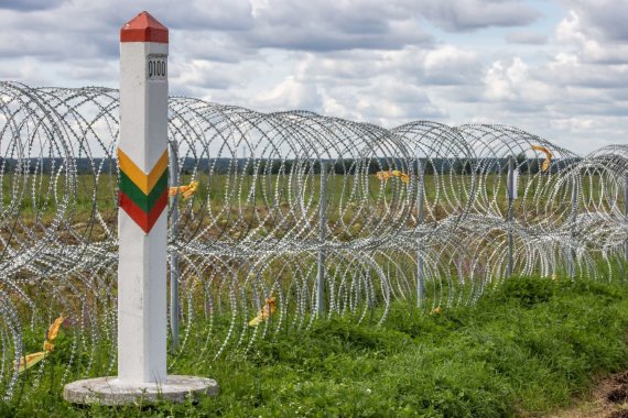 Photo by Vidmantas Balkūnas / 15 min photo / Barbed wire barrier on the border with Belarus