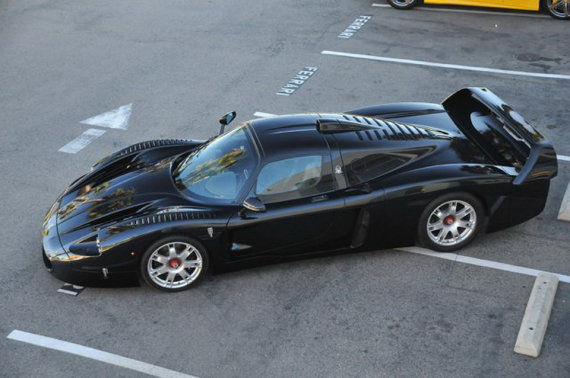 Ferrariofnewportbeach.com nuotr./Vienintelis pasaulyje juodas „Maserati MC12“