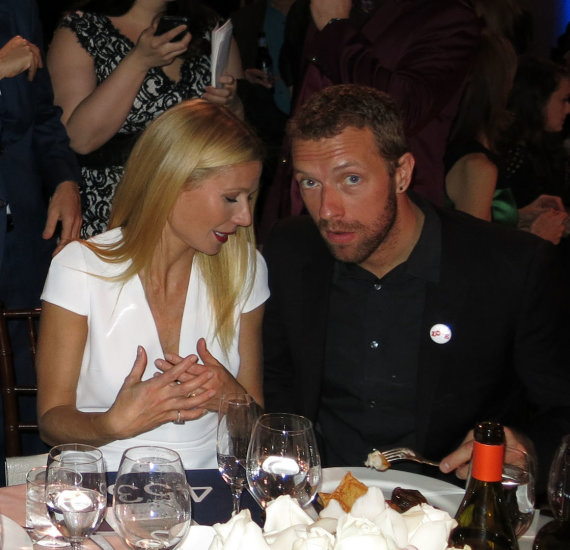 AOP nuotr./Gwyneth Paltrow ir Chrisas Martinas 2014 metų sausį „Auksinių gaublių“ ceremonijoje 