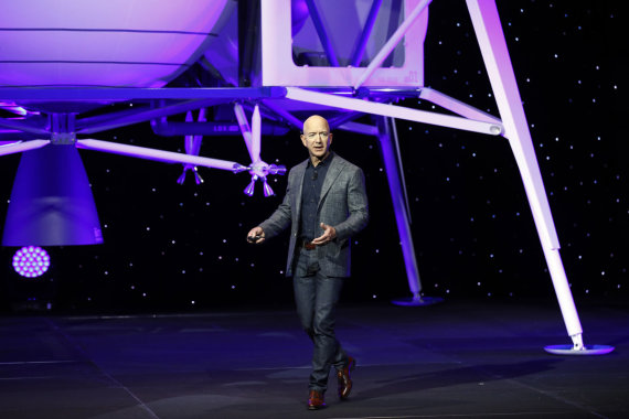 Scanpix / AP Photo / Jeff Bezos presents Blue Origin plans