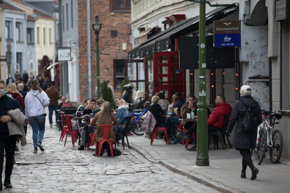 Marius Vizbaras / 15min photo / Kaunas residents flooded the cafes of the old town