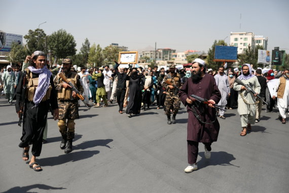 „Reuters“/„Scanpix“ nuotr./Talibano kovotojai Kabule