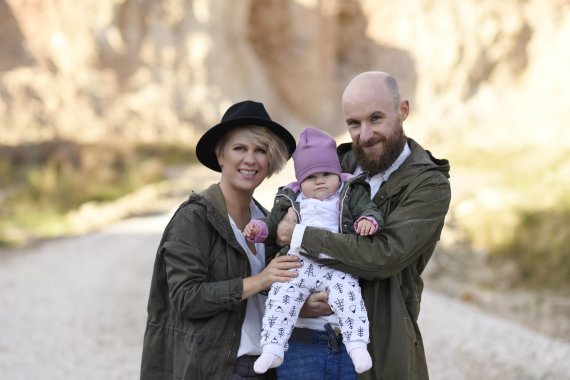 Photo by Daiva Kielė / Kamilė Kielaitė-Sienkievič and Bogdanas Sienkievičius with their daughter Liuka