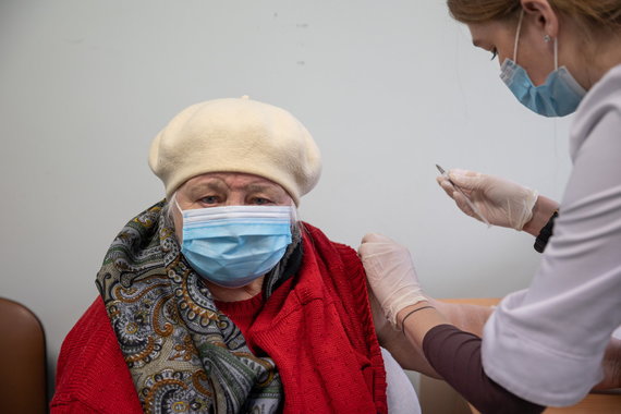 Photo by Saulius Žiūra / Older people are vaccinating