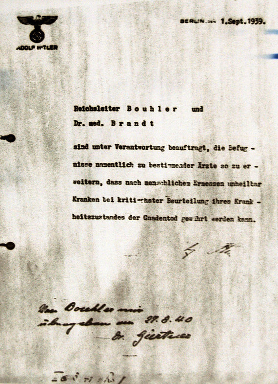 Wikipedia.org nuotr./Adolfo Hitlerio įsakymas pradėti programą T4