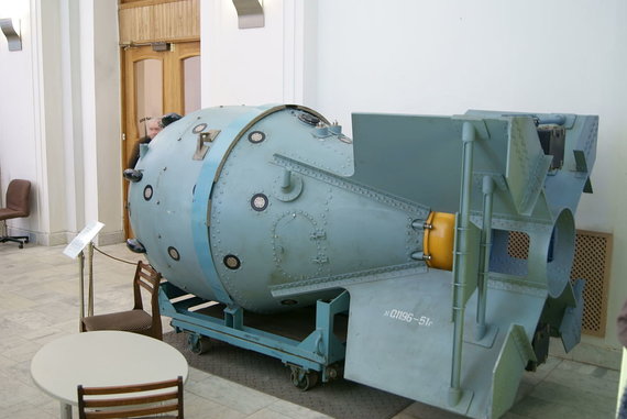 Wikipedia.org nuotr./Pirmosios sovietinės atominės bombos RDS-1 maketas