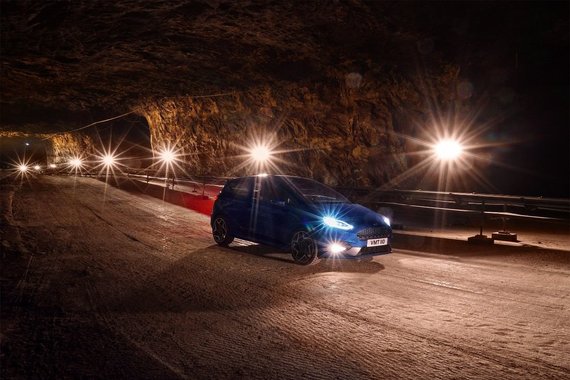   Picture of Ford / Ford Fiesta ST attacked the salt mine road 