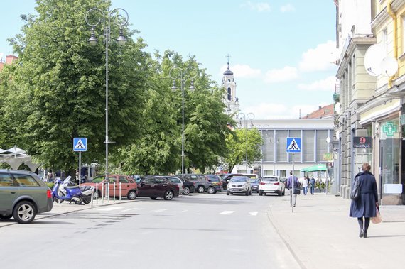 Photo by Irmantas Gelūno / 15min / Vilnius Vokiečių Street now. Almost the only thing in common is St. Catherine's Church Tower