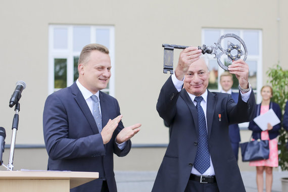 Photo by Irmantas Gelūnas / 15-minute photo / Miša Jakobas during the opening ceremonies of the new gymnasium building