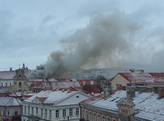 Įvykio liudininkės Dalios S. nuotr./Gaisro dūmai virš Vilniaus senamiesčio