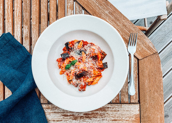 Photo of blogger / Vegetarian pasta with aubergines 