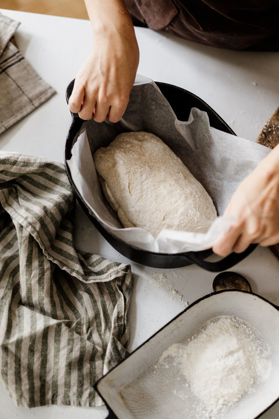 Photo of the organizers / Place the bread in a baking dish