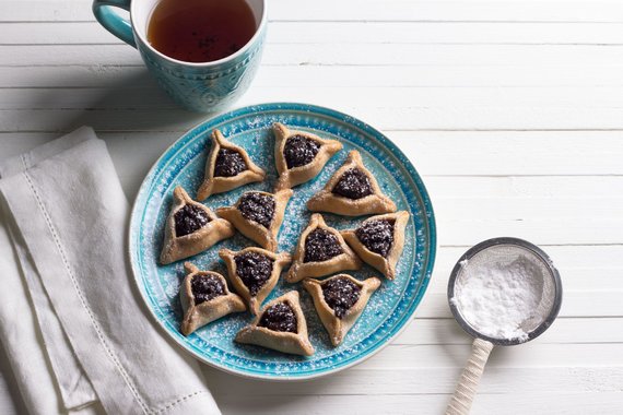 Photo by Vida Press / Hamantaşen cookies with poppy filling