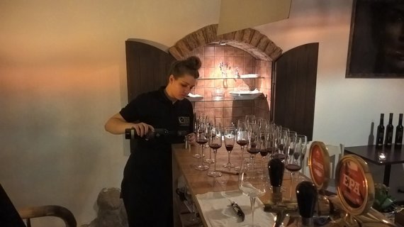 „Tavo Roma“ nuotr./„Bel Ami“ klientai „Casale Cento Corvi“ vyną derino prie artišoku