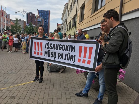 Photo of Aurelija Jašinskienė / 15min.lt / Picket near the municipality of the city of Klaipėda