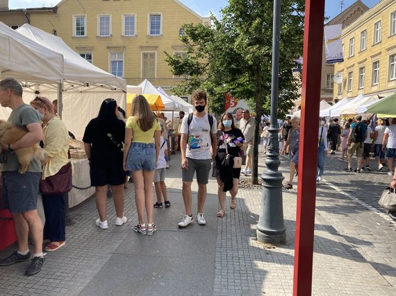 Aurelija Jašinskienė / 15min.lt photo / Only one other person wore masks at the Festival of the Sea.