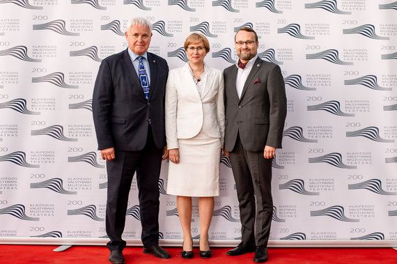 Photo by O. Kasabova / Mayor of Klaipėda V. Grubliauskas, Director of the Musical Theater L. Vilimienė and Minister of Culture M. Kvietkauskas