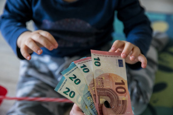 Photo by Julius Kalinskas / 15min / Child's money