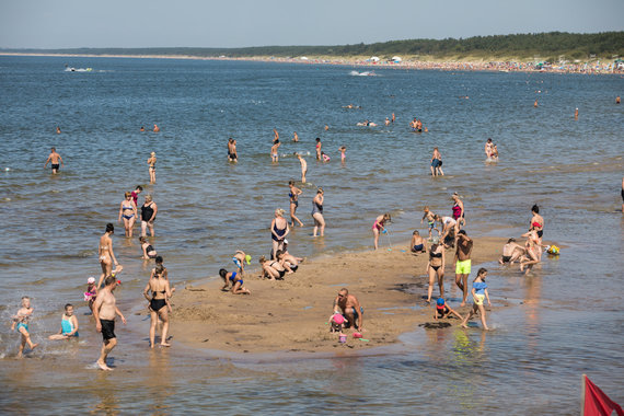 Photo by Julius Kalinskas / 15min / Tourists in Palanga