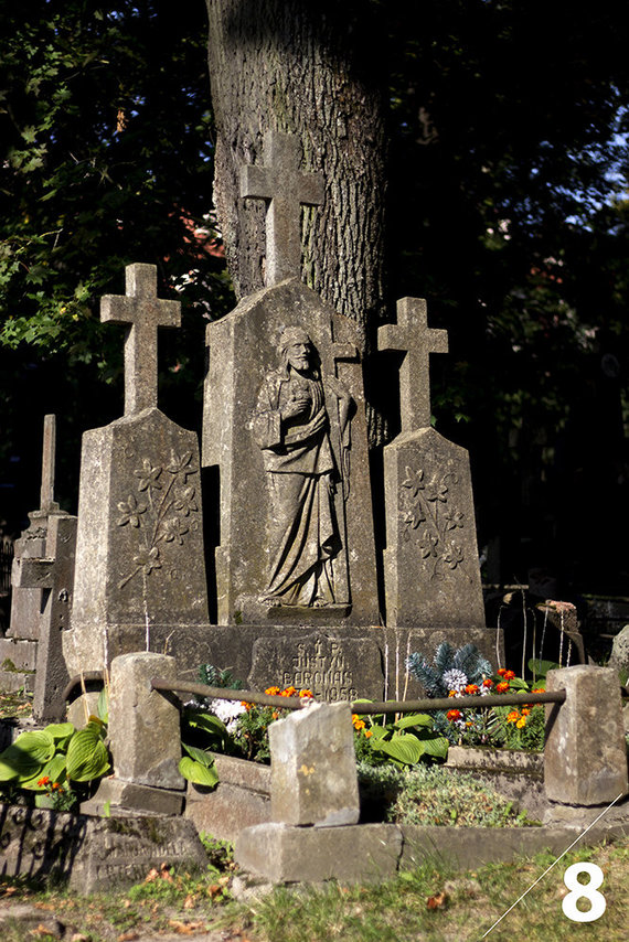 Photo by KPD / Buried Justyn Baron (1874-1958). 