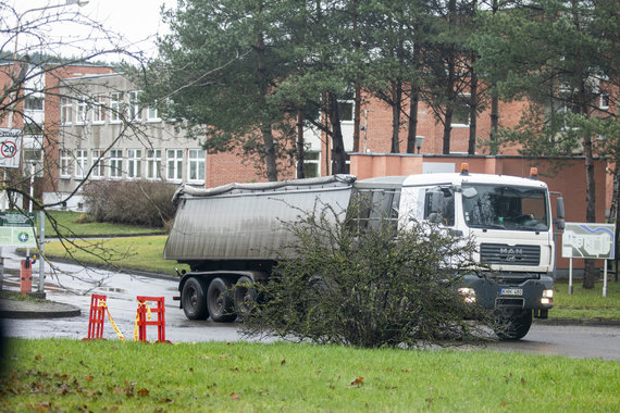 Photo by Lukas Balandis / 15min / Changed routes of cars that transport sludge from Vilniaus Vandenai