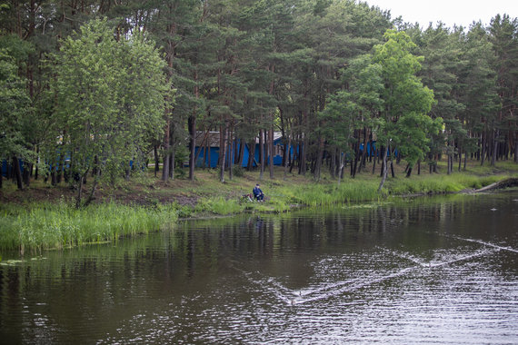 Luke April / 15min photo / Šventoji wooden houses