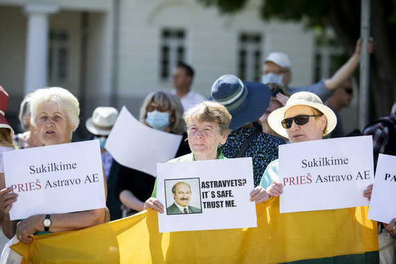 Luke April / 15min photo / Rally in front of the Astrava nuclear power plant