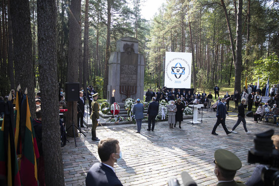 Photo by Lukas April / 15min / Ceremony in honor of the victims of the Lithuanian Jewish genocide