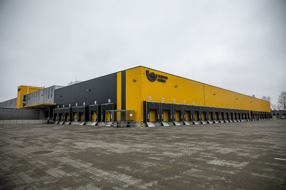 Photo by Lukas Balandis / 15min / Lithuanian Post Logistics Center