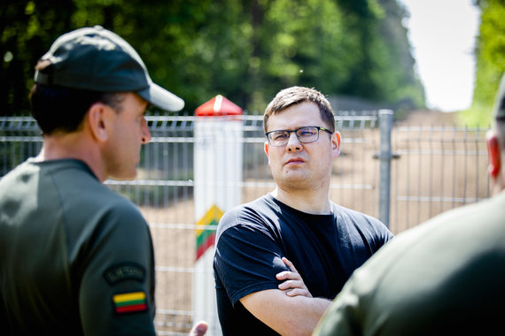 Photo by Luke April / 15 minutes / Deputies and representatives of SBGS on the border with Belarus