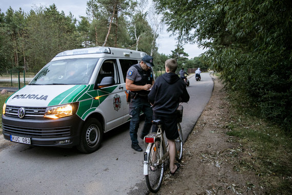 Photo by Lukas April / 15min / Afternoon on duty with the Palanga police