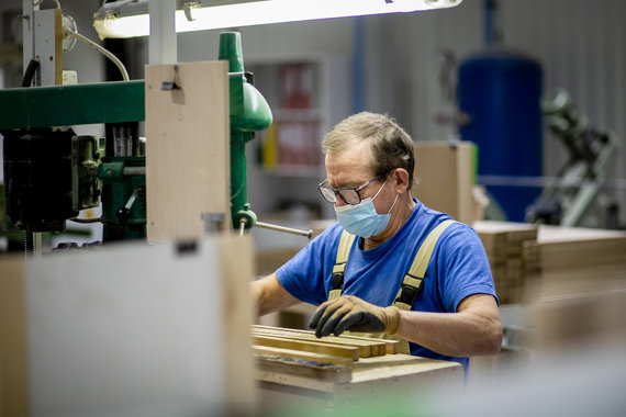 Photo by Lukas Balandis / 15min / Production of furniture pieces for Gendavė UAB NSV2 