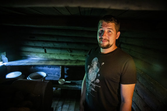 Luke April / Photo of 15min / Steaming sauna Karolis