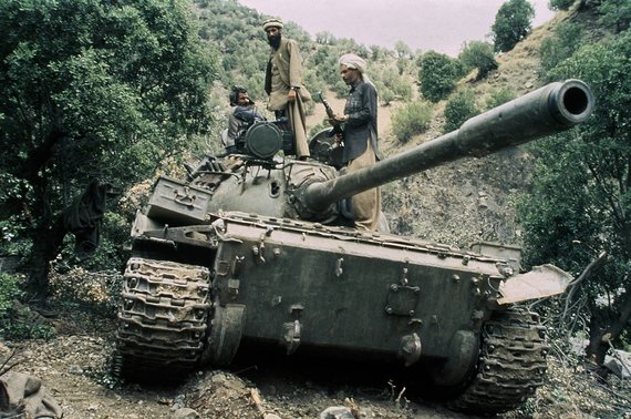 Scanpix / AP photo / Mujahideen in a tank taken from Soviet troops