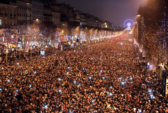 „Reuters“/„Scanpix“ nuotr./Naujieji metai Paryžiuje, Prancūzijoje